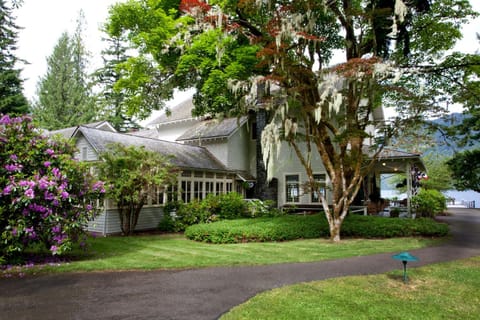 Facade/entrance, Lake view