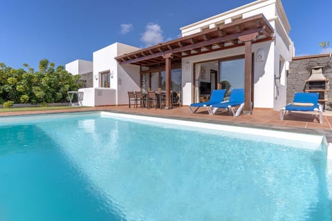 Balcony/Terrace, Swimming pool