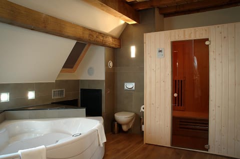 Sauna, Bathroom