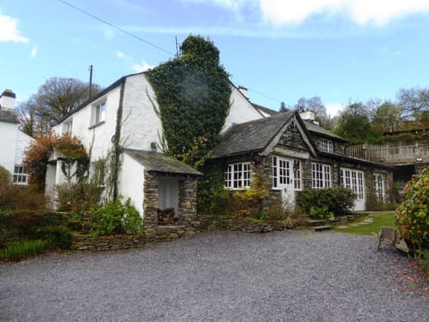 Summerhill Cottage House in England