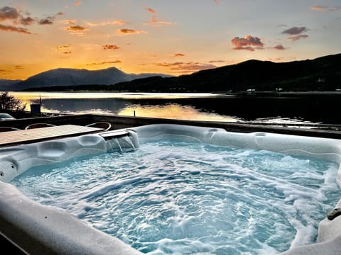 Hot Tub, Mountain view, Sea view, Sea view, Sunset