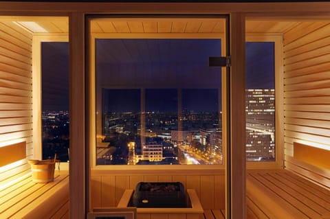 Night, Sauna, Spa and wellness centre/facilities, City view