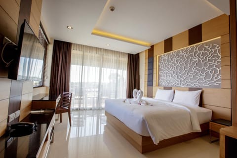Aqua Resort SHA Plus Hotel in Rawai