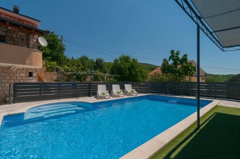 Holiday Home Mateovi Dvori House in Split-Dalmatia County