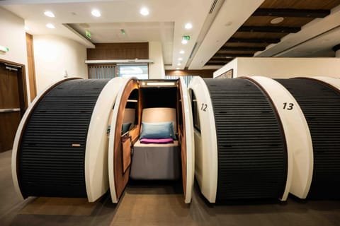 Sleepover Terminal 3, Concourse A - formerly sleep 'n fly Capsule hotel in Al Sharjah