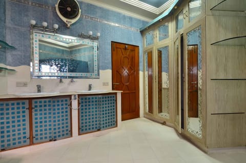 Hotel Blue Sky Executive Bed and Breakfast in Karachi