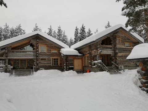 Property building, Facade/entrance, Winter