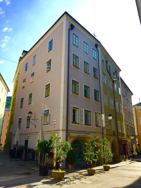 Property building, Facade/entrance