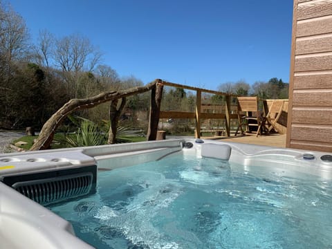 Herons Lake Retreat Hot Tub Lodges Resort in Wales