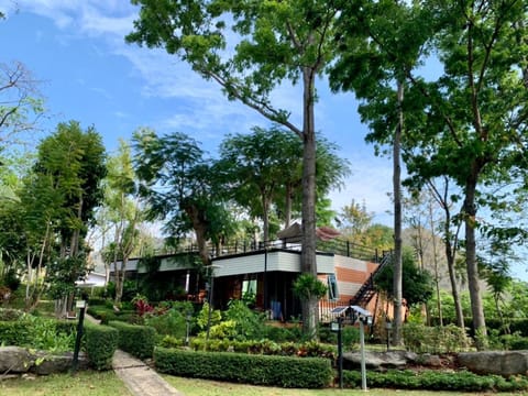 Moosiyard Hometel Khaoyai Resort in Laos