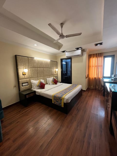 The Oakland Plaza by Orion Hotels Auberge in New Delhi