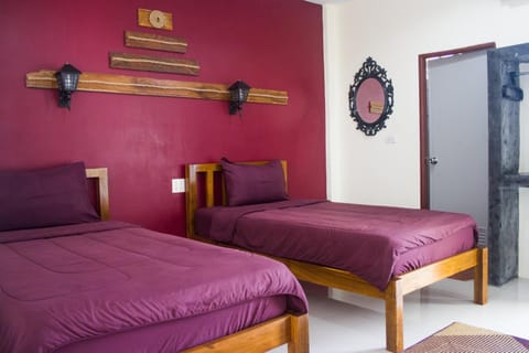 The Miracle Guesthouse & Diving Bed and Breakfast in Ko Tao