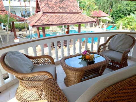 Balcony/Terrace, Seating area, Pool view