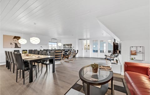 Awesome Home In Ringkbing With Wifi Casa in Søndervig