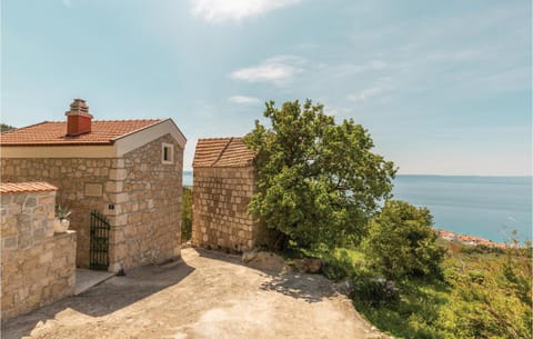 Awesome Home In Tucepi With House Sea View Haus in Tučepi