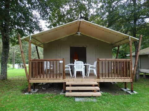 Patio, Garden, Dining area, Garden view