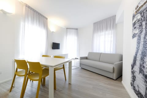 Kitchen or kitchenette, Living room, Dining area