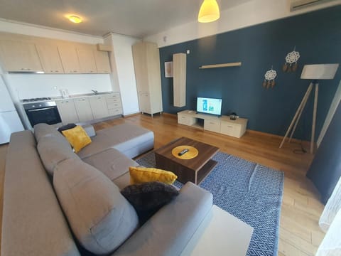 Communal lounge/ TV room, Living room, Seating area