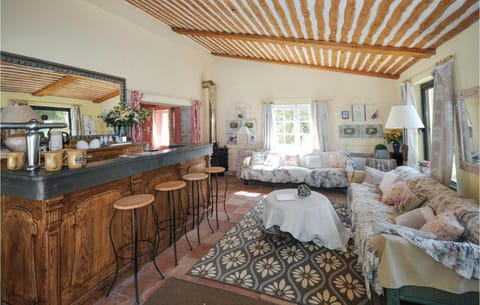 Gorgeous Home In Plascassier With Wifi Casa in Grasse