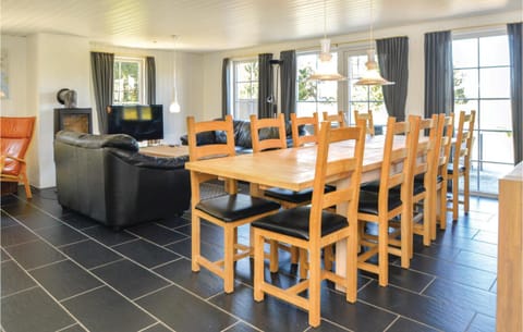 Stunning Home In Blvand With Sauna, Wifi And Indoor Swimming Pool Casa in Blåvand