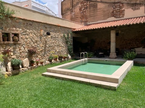 Patio, Garden, Swimming pool