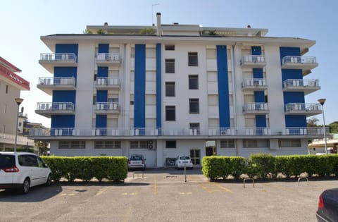 Facade/entrance, Area and facilities, Inner courtyard view