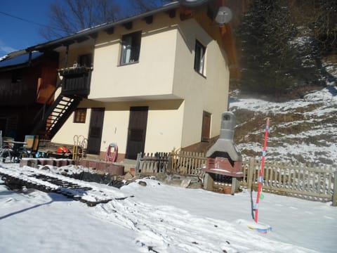 Patio, Winter, BBQ facilities, Garden, Seating area