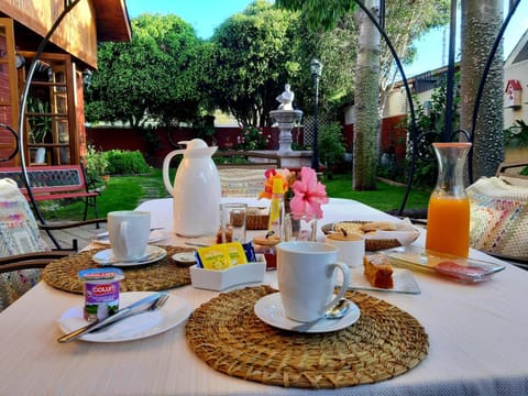 Balcony/Terrace, Food, Continental breakfast