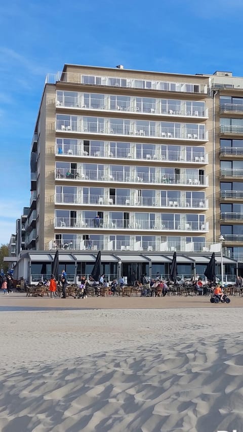 Property building, Day, Beach, Location