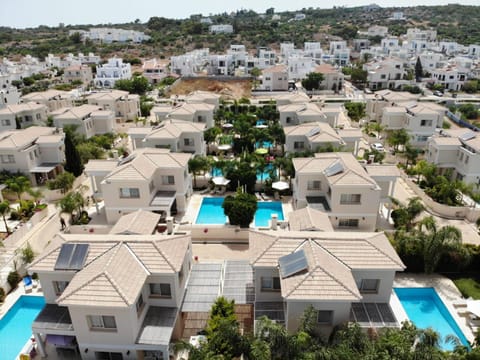 Bird's eye view, Pool view