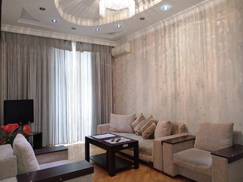 My sweet home on Gadzhibekova 105-119 Condominio in Baku