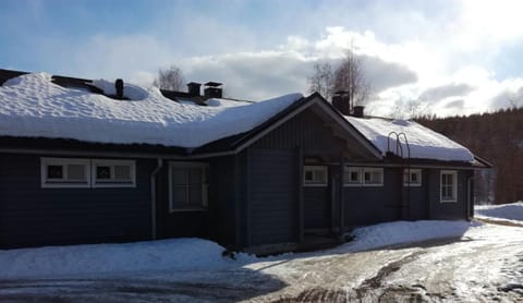 Facade/entrance, Winter