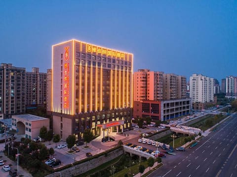 Vienna International Hotel Xinyang Yangshan New District Hôtel in Hubei