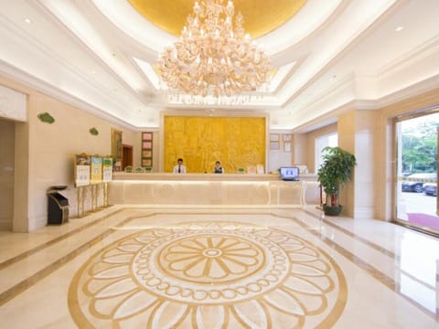 Vienna Hotel Guangzhou Nanpu Station Hotel in Guangzhou