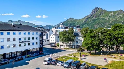Property building, Off site, Summer, Parking