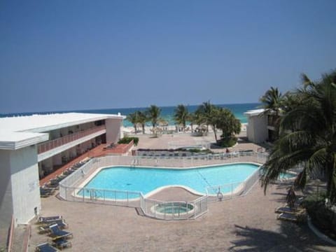 Sahara Beach Club Apartment hotel in Sunny Isles Beach