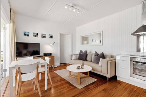 Sorrento Beach Cottages No.1 - in the heart of Sorrento Casa in Melbourne Road