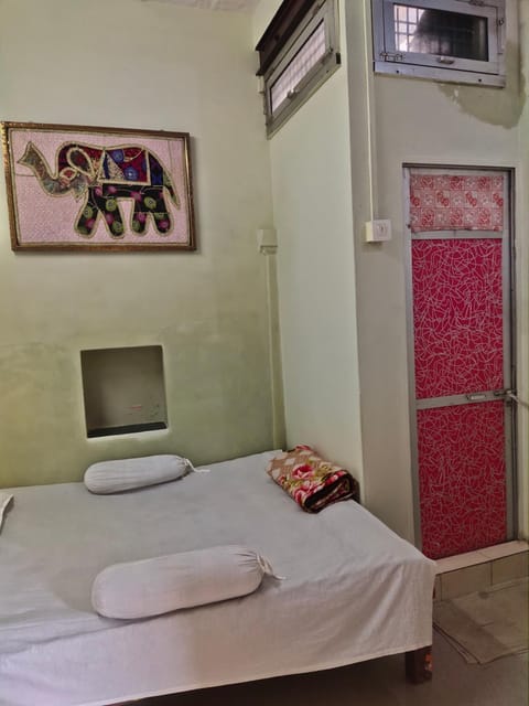 Sunrise Lodge Bed and Breakfast in Varanasi