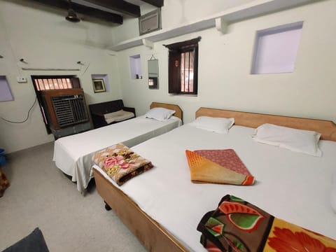Sunrise Lodge Bed and Breakfast in Varanasi