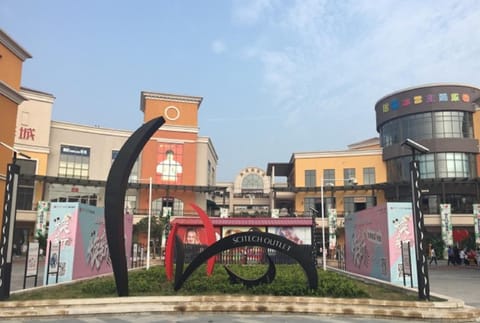 Nearby landmark, Shopping Area