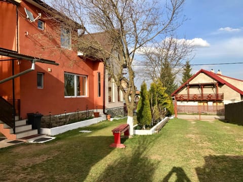 Pensiunea Claudia Bed and Breakfast in Cluj County
