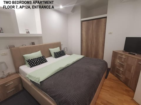 Black and White Apartments Condominio in Bucharest