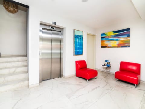 Lobby or reception, elevator