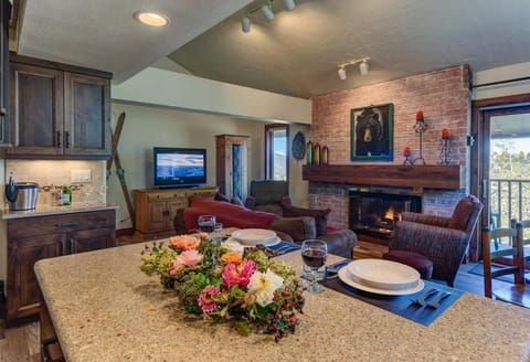 Bear Claw 404 - Ski-in Ski-out Condo! Apartment in Steamboat Springs