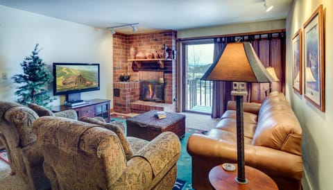 Bear Claw 412 - Ski-in Ski-out Condo! Apartment in Steamboat Springs