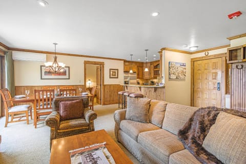 Bear Claw 413 - Ski-in Ski-out Condo! Apartment in Steamboat Springs