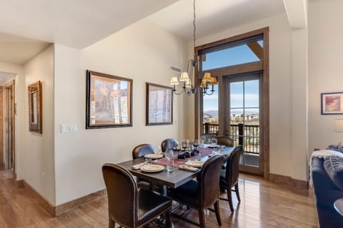 Edgemont 2707 - Luxury Ski-in Ski-out Condo Apartment in Steamboat Springs