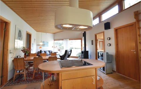 Nice Home In Sjllands Odde With Kitchen Casa in Zealand