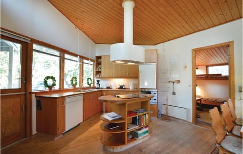 Nice Home In Sjllands Odde With Kitchen Casa in Zealand