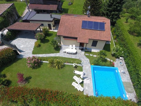 Property building, Bird's eye view, Pool view, Swimming pool